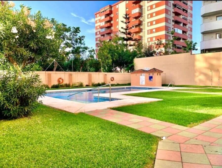 Estudio Soleado Y Bien Ubicado Fuengirola Buitenkant foto
